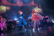 莉犬ワンマンツアー「すたーとらいふっ！」大阪公演の様子。左からさとみ、莉犬。（写真提供：すとぷり）