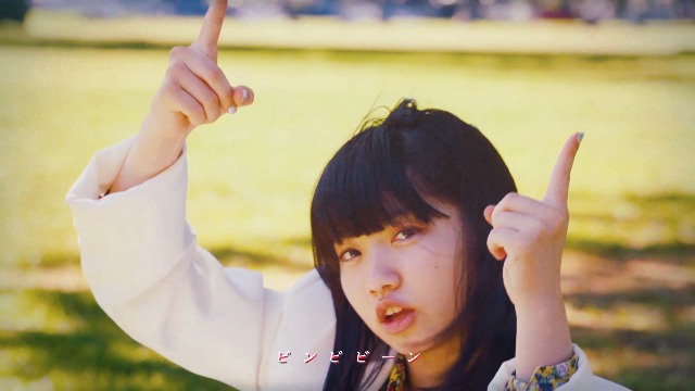 GANG PARADE「LOVE COMMUNICATION」ミュージックビデオのワンシーン。