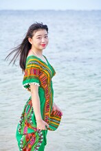 ハコイリ▽ムスメの1s写真集「ニライカナイ」より、吉田万葉のカット。