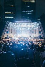 蓮沼執太フィル「日比谷、時が奏でる」の様子。（撮影：後藤武浩）