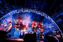 [ALEXANDROS]（撮影：西槇太一﻿）