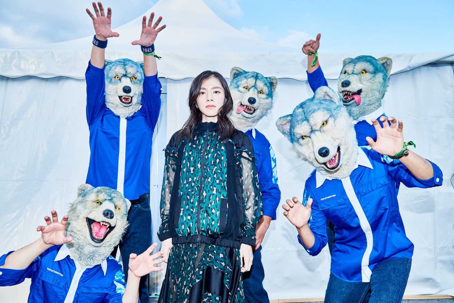 MAN WITH A MISSIONとmilet。（撮影：酒井ダイスケ）