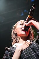 郡司英里沙。8月20日に東京・TSUTAYA O-WESTで開催された「Pimm's Presents, Human Xrossing Summer special」の様子。