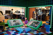 左から前山田健一、岡崎体育。（写真提供：NHK）