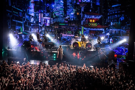 HYDE「HYDE LIVE 2019」Zepp Sapporo公演の様子。（撮影：岡田貴之）