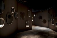 米津玄師「馬と鹿」ミュージックビデオ上映会「鏡の上映会」の様子。