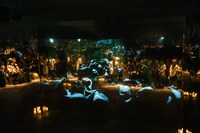 米津玄師「馬と鹿」ミュージックビデオ上映会「鏡の上映会」の様子。