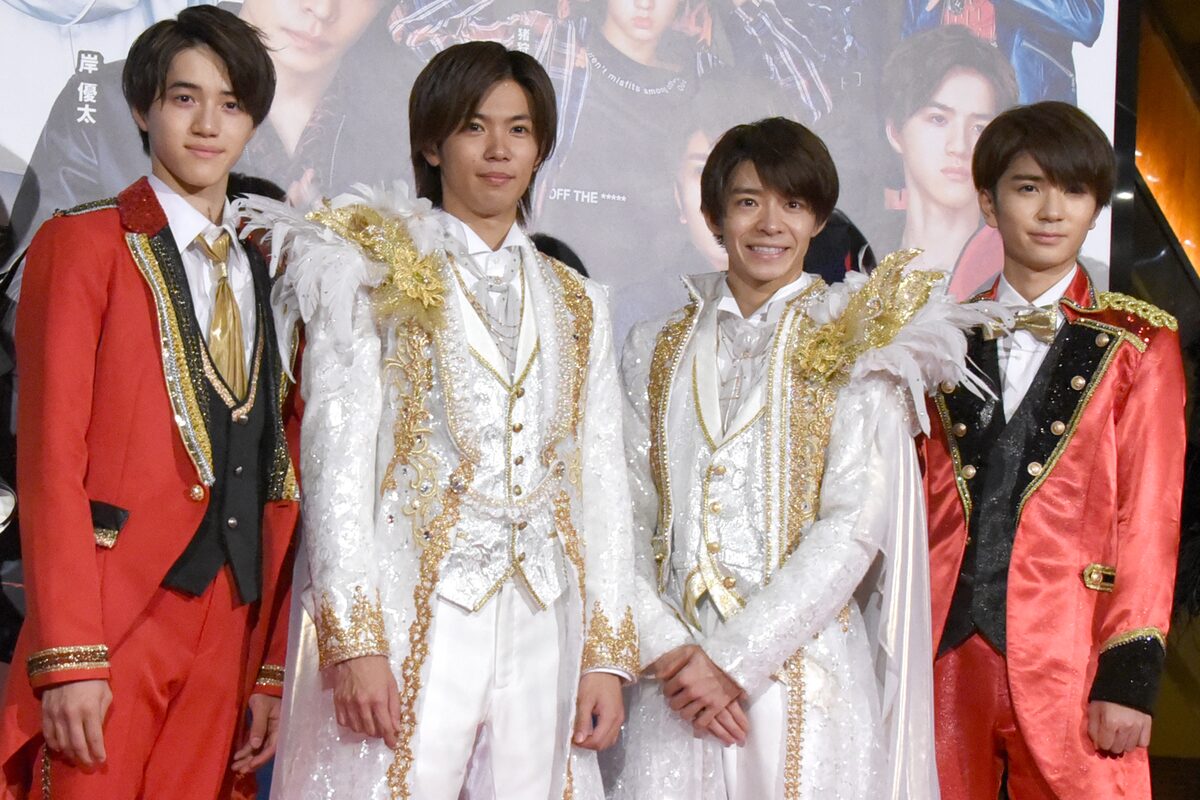 左から岩崎大昇（美 少年）、神宮寺勇太（King & Prince）、岸優太 