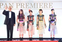 犬童一心監督とももいろクローバーZ。