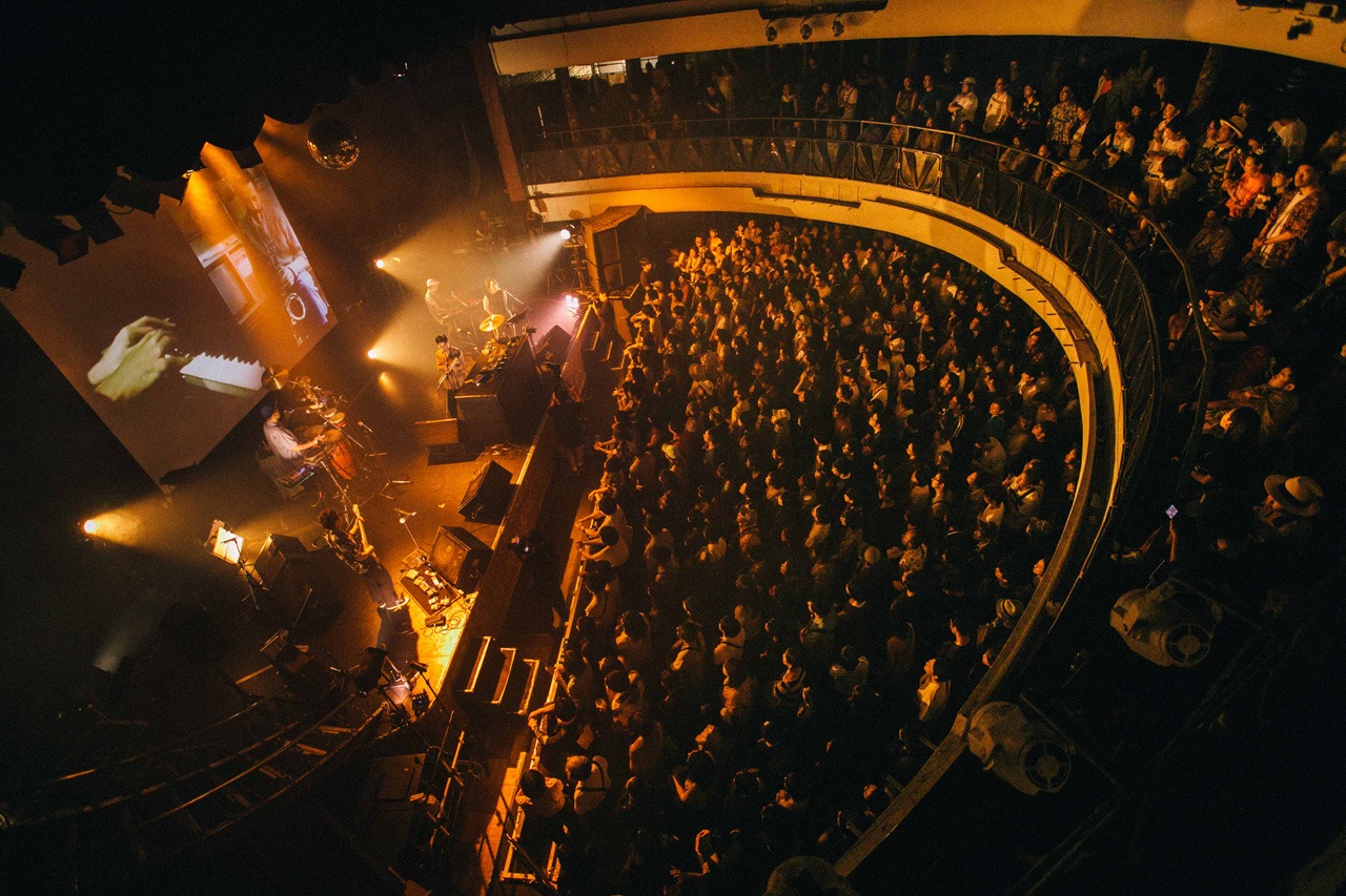 「VIDEOTAPEMUSIC "The Secret Life Of VIDEOTAPEMUSIC" Release Tour」東京公演の様子。（撮影：廣田達也）