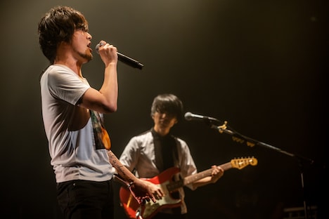 左から山中さわお（the pillows）、斎藤宏介（UNISON SQUARE GARDEN）。（Photo by Viola Kam［V'z Twinkle］）