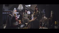 日向坂46「こんなに好きになっちゃっていいの？」ミュージックビデオのワンシーン。