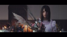 日向坂46「こんなに好きになっちゃっていいの？」ミュージックビデオのワンシーン。