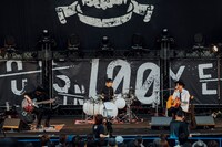 AC 9mmのライブで披露。