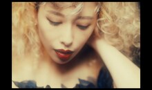 加藤ミリヤ「ほんとの僕を知って」ミュージックビデオのワンシーン。