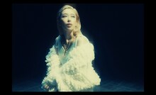 加藤ミリヤ「ほんとの僕を知って」ミュージックビデオのワンシーン。