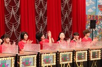 左から橋本環奈、池間夏海、ゆうたろう、堀田真由、浅川梨奈、佐野勇斗（M!LK）。(c)フジテレビ