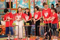 左からゆうたろう、堀田真由、浅川梨奈、池間夏海、佐野勇斗（M!LK）、橋本環奈。(c)フジテレビ