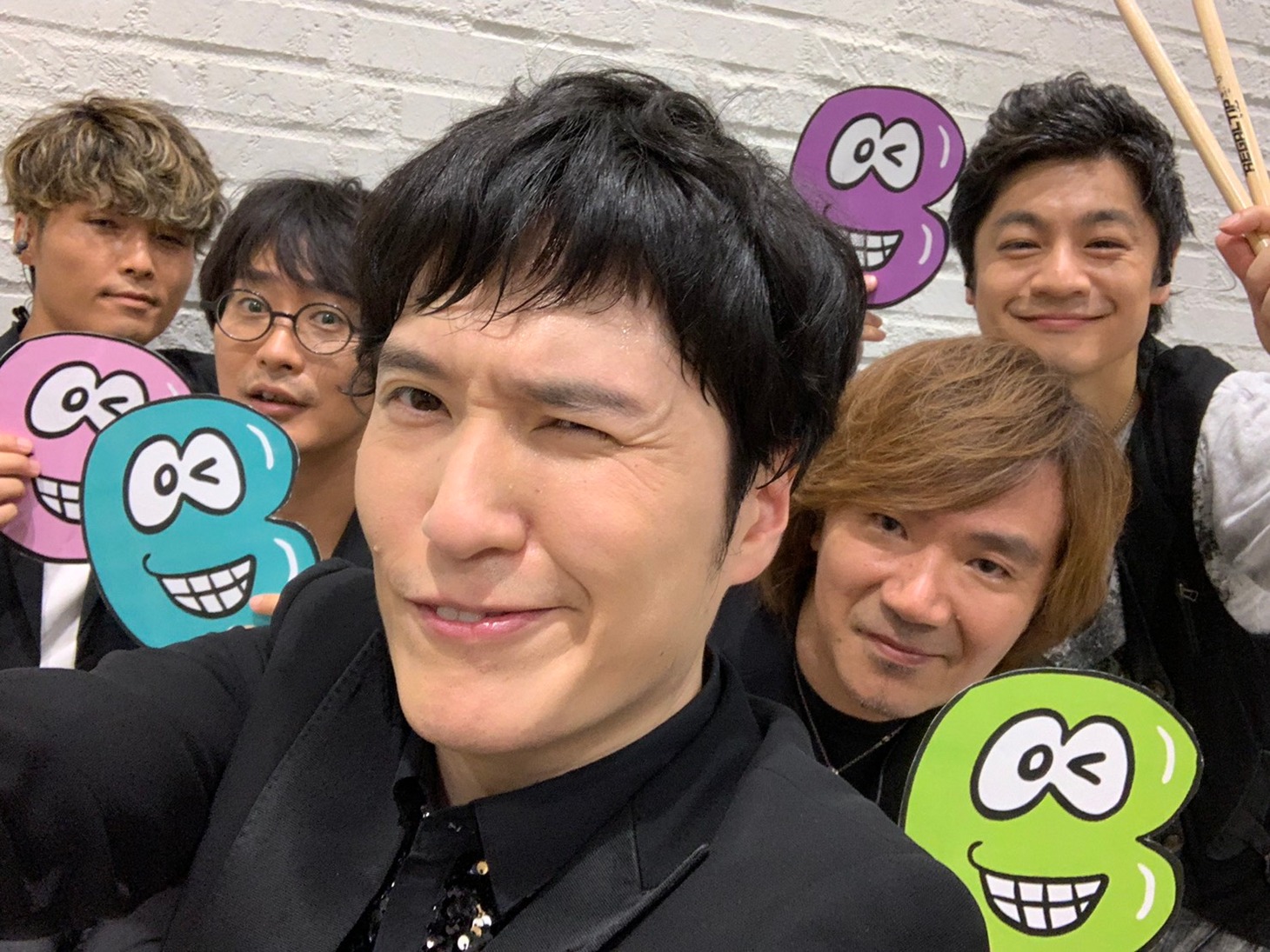 清塚信也と演奏メンバー。