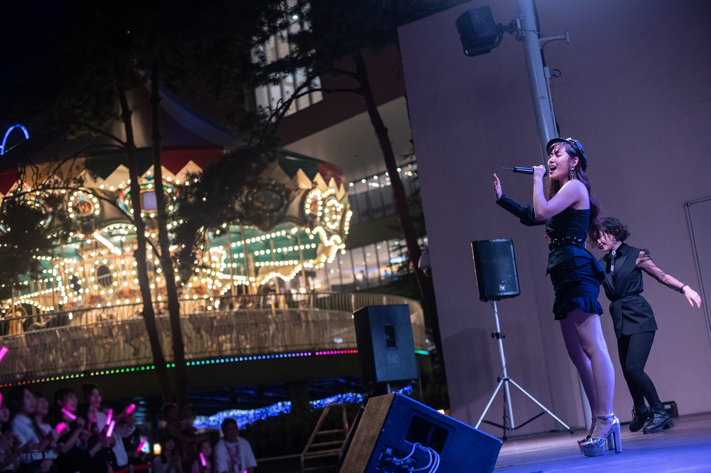 鈴木愛理「Escape」発売記念イベントの様子。