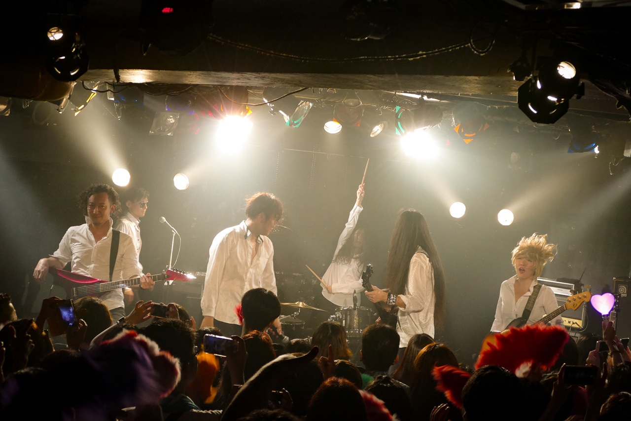 下の口唇のおギグの様子。（Photo by NANO Media Inc. maru）