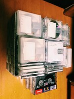 ポルノグラフィティの出演ラジオが録音されたMDとカセットテープ。（写真提供：福田麻由子）