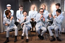 トークが盛り上がり爆笑する東京スカパラダイスオーケストラ。