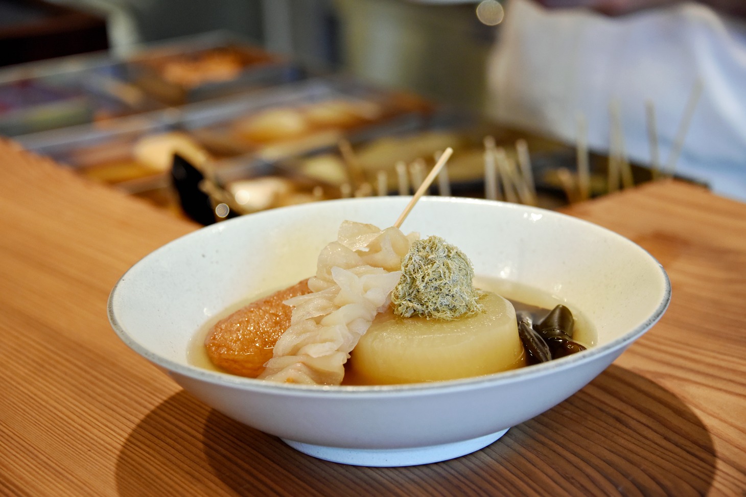 「LDH kitchen IZAKAYA AOBADAI」のおでん盛り合わせ。