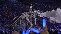 水樹奈々「STARTING NOW！」ライブ映像のワンシーン。