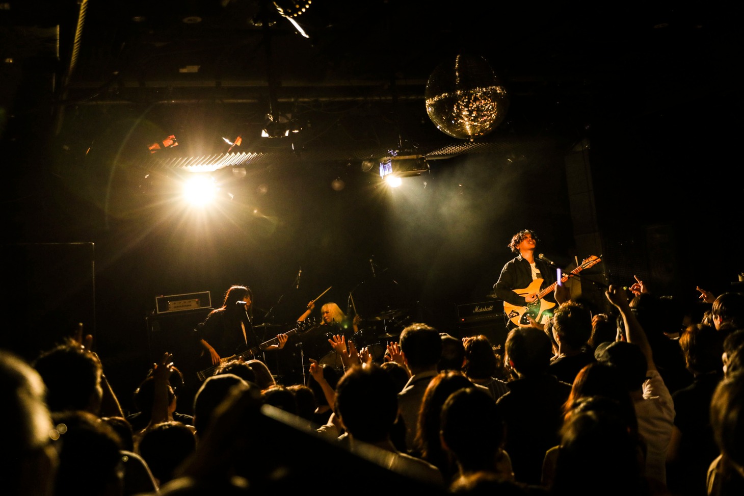 「真空パック vol.14～心も体も揺らせるの～」東京・代官山LOOP公演の様子。（撮影：冨田味我）