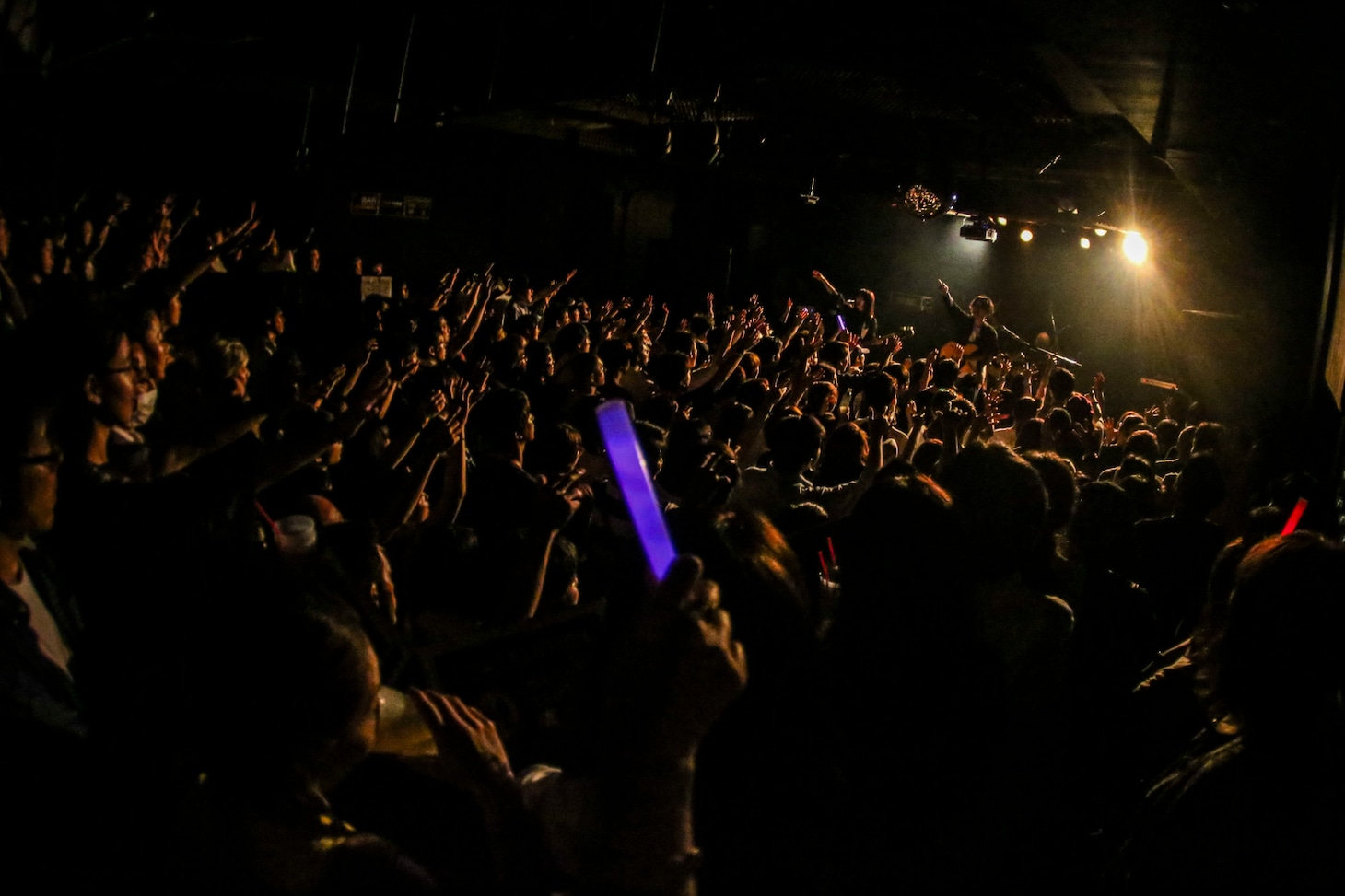 「真空パック vol.14～心も体も揺らせるの～」東京・代官山LOOP公演の様子。（撮影：冨田味我）