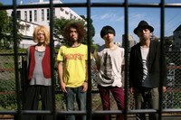 2009年のクリープハイプのアーティスト写真。