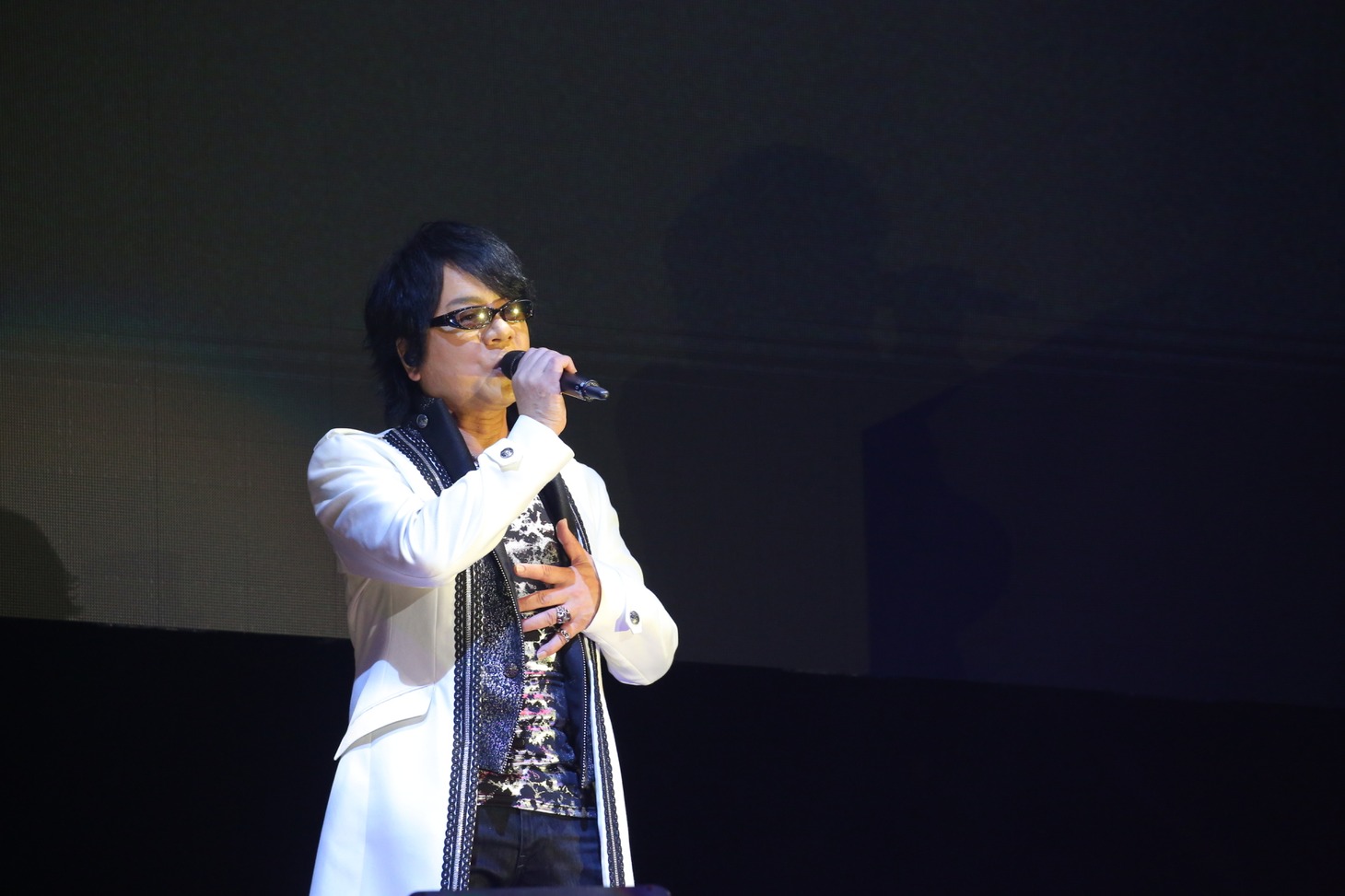 神宮寺寂雷を演じる速水奨。（撮影：田浦ボン、キシノユイ、渡辺慎一）