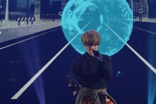 毒島メイソン理鶯を演じる神尾晋一郎。（撮影：田浦ボン、キシノユイ、渡辺慎一）