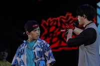 山田二郎を演じる石谷春貴と入間銃兎を演じる駒田航。（撮影：田浦ボン、キシノユイ、渡辺慎一）