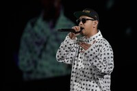 YOSHI（餓鬼レンジャー）（撮影：田浦ボン、キシノユイ、渡辺慎一）