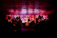 THE NEATBEATS（撮影：タイコウクニヨシ）