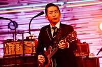 土佐"MR.LAWDY"和也（Vo,G / THE NEATBEATS）（撮影：タイコウクニヨシ）