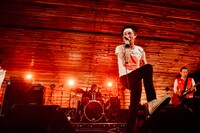 Charmy（Vo / LAUGHIN' NOSE）（撮影：タイコウクニヨシ）