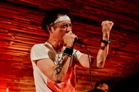 Charmy（Vo / LAUGHIN' NOSE）（撮影：タイコウクニヨシ）