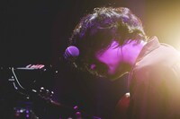 石崎ひゅーい（撮影：鈴木友莉）