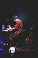 石崎ひゅーい（撮影：鈴木友莉）