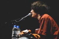 石崎ひゅーい（撮影：鈴木友莉）