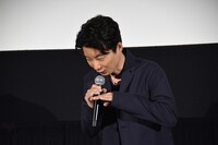 「引っ越し大名！」で好きだという「よろしくお願いします」と告白するシーンを再現する星野源。