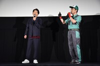 左から星野源、藤井隆。