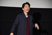 藤井隆を見送る星野源。
