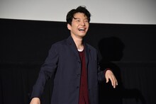 藤井隆を見送る星野源。