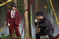 「niko and...」のWebムービー「autumn true true true」のオフショット。