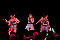 「Juice=Juice LIVE TOUR 2019 ～Con Amor～」東京・新宿ReNY公演の様子。（写真提供：アップフロントグループ）