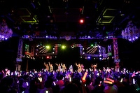 「Juice=Juice LIVE TOUR 2019 ～Con Amor～」東京・新宿ReNY公演の様子。（写真提供：アップフロントグループ）